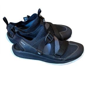NWOT Chaco Odyssey Black Mesh Hiking Outdoor Amphibious Sandals Ladies 10